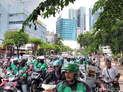 Curhat Para Driver Ojol di Hari Pertama Tarif Baru