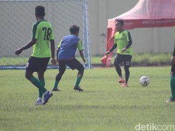 Candaan Manajer Persebaya: Harusnya Ketemu Arema FC Bukan Tira-Persikabo