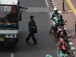 Penjelasan Kemenhub soal Kewajiban Go-Jek Cs Sediakan Tempat Ngetem