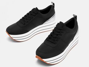 Tak Harus Pakai High Heels, 5 Sneakers Keren Ini Bisa Bikin Kamu Lebih Tinggi