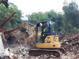 Dampak Banjir dan Longsor Bantul, 5 Orang Meninggal Dunia Dampak Banjir dan Longsor Bantul, 5 Orang Meninggal Dunia