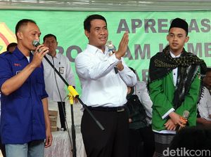 Mentan Amran Sebar 600 Ribu Ayam Senilai Rp 45 M di Cianjur