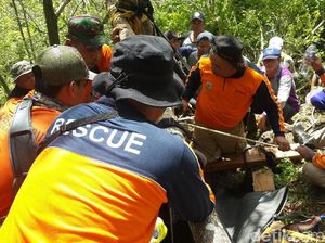 Warga Pacitan Hilang Berburu Belalang Ditemukan Tewas di Jurang Warga Pacitan Hilang Berburu Belalang Ditemukan Tewas di Jurang