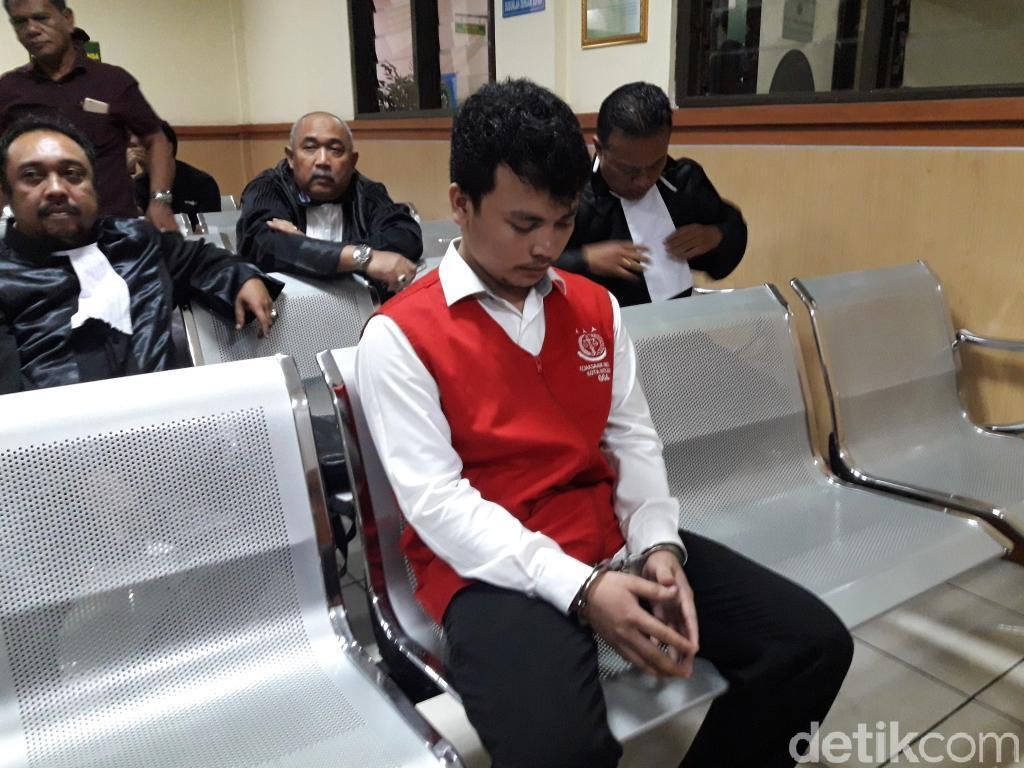 Kandas Kasasi Harris Pembunuh Sekeluarga Bekasi untuk Lolos Vonis Mati Kandas Kasasi Harris Pembunuh Sekeluarga Bekasi untuk Lolos Vonis Mati