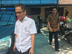 11 Bulan Jadi Tersangka KPK, Kadis Pendidikan Mojokerto Tak Kunjung Ditahan 11 Bulan Jadi Tersangka KPK, Kadis Pendidikan Mojokerto Tak Kunjung Ditahan