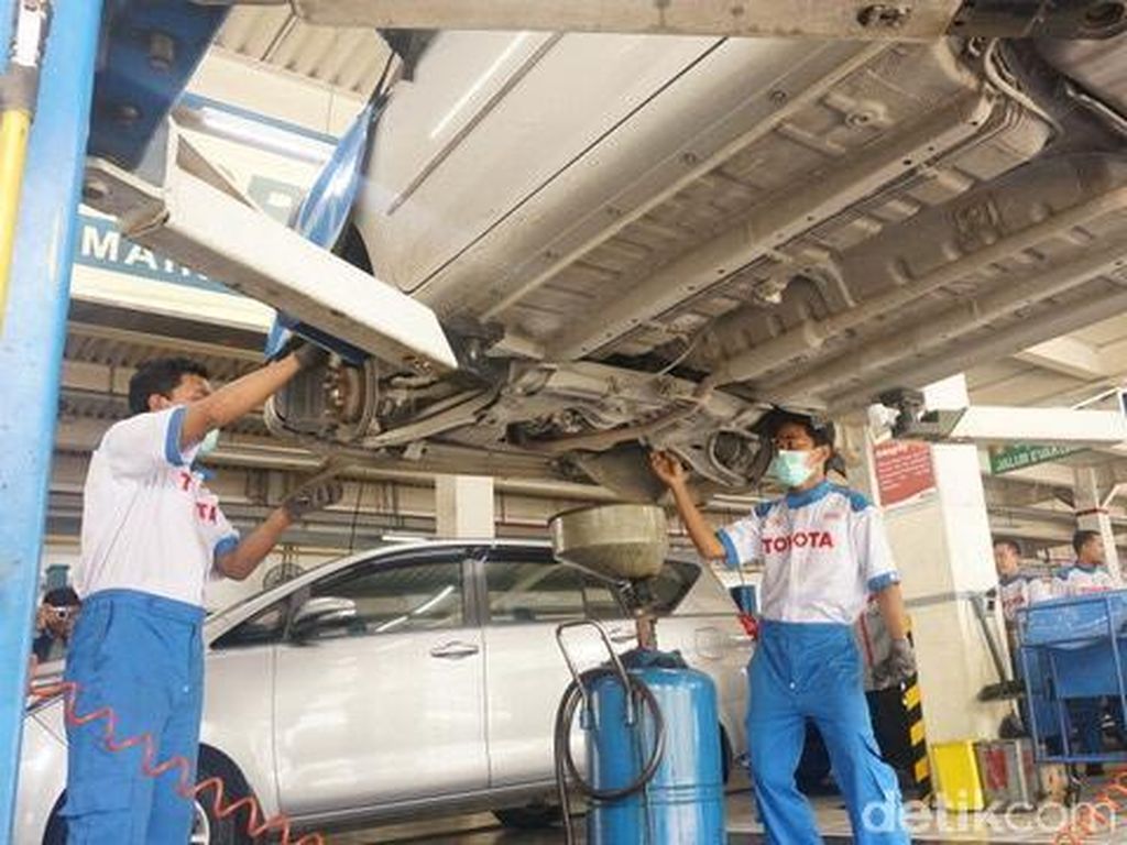 Kata Mereka yang Lebih Pilih Bengkel Resmi untuk Rawat Mobil Kata Mereka yang Lebih Pilih Bengkel Resmi untuk Rawat Mobil