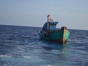 Kapal Maling Ikan Tak Lagi Ditenggelamkan, tapi Dihibahkan ke Nelayan Kapal Maling Ikan Tak Lagi Ditenggelamkan, tapi Dihibahkan ke Nelayan