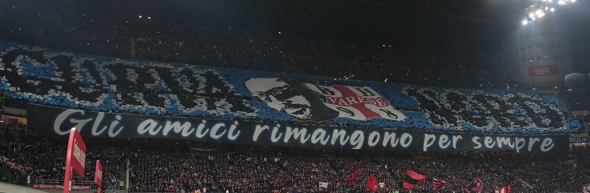 Area tribune Curva Nord yang diisi fans Inter Milan dalam derby kontra AC Milan akhir pekan lalu. (Foto: Emilio Andreoli/Getty Images)
