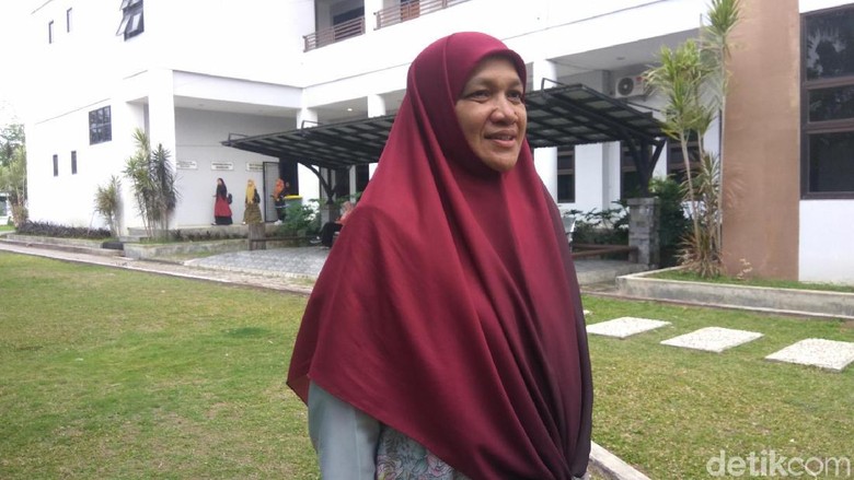Cerita Umi Malaya, Mahasiswi 55 Tahun Asal Malaysia Kuliah di UIN Aceh Cerita Umi Malaya, Mahasiswi 55 Tahun Asal Malaysia Kuliah di UIN Aceh