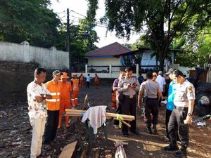 Berujung Insiden Tragis, Siapa Buang Mayat Bayi di Pasar Minggu?