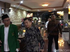 Disambut Sekjen, Plt Ketum PPP Suharso Tiba di Lokasi Mukernas Disambut Sekjen, Plt Ketum PPP Suharso Tiba di Lokasi Mukernas