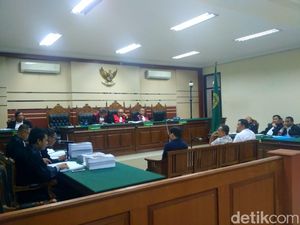 5 Terdakwa Kasus Korupsi Bupati Nonaktif Mojokerto Dituntut Berbeda 5 Terdakwa Kasus Korupsi Bupati Nonaktif Mojokerto Dituntut Berbeda