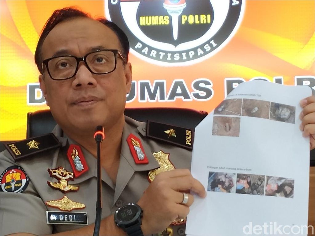 5 Fakta Terduga Teroris Wanita Y: Rakit Bom Mobil hingga Bunuh Diri 5 Fakta Terduga Teroris Wanita Y: Rakit Bom Mobil hingga Bunuh Diri