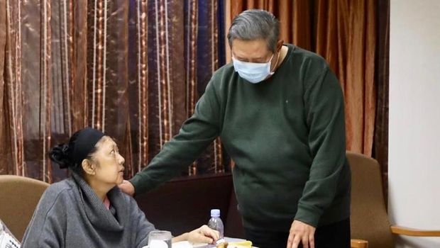 Cerita AHY dan Annisa Pohan tentang Kondisi Terkini Ani Yudhoyono