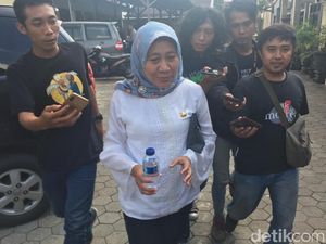 Giliran 3 Kepala Dinas di Pemkab Mojokerto Diperiksa KPK Giliran 3 Kepala Dinas di Pemkab Mojokerto Diperiksa KPK