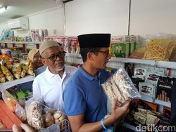 Sandiaga Belanja di OK OCE Mart Cakung: Bukti Tak Gagal di DKI