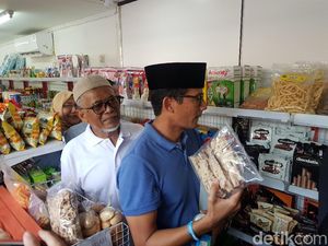 Sandiaga Belanja di OK OCE Mart Cakung: Bukti Tak Gagal di DKI Sandiaga Belanja di OK OCE Mart Cakung: Bukti Tak Gagal di DKI