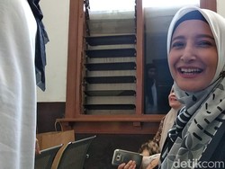 Kisah Haru Inneke Koesherawati Bawa Anak Temui Suami di Lapas