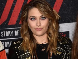 Paris Jackson Pilih Bikin Tato Sendiri Selama Karantina