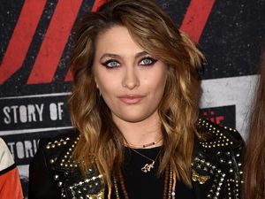 Paris Jackson Pilih Bikin Tato Sendiri Selama Karantina Paris Jackson Pilih Bikin Tato Sendiri Selama Karantina