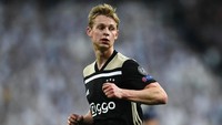 Berikutnya ada Frenkie de Jong yang direkrut senilai 75 juta euro oleh Barcelona dari Ajax. Foto: David Ramos/Getty Images
