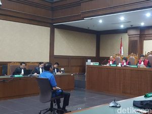 Kasus Perintangan Eddy Sindoro, Lucas Divonis 7 Tahun Bui Kasus Perintangan Eddy Sindoro, Lucas Divonis 7 Tahun Bui