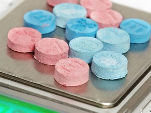 Polisi Tangkap Kurir 1.000 Butir Ekstasi di Dumai Riau