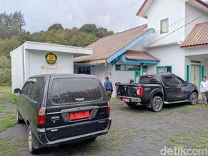 Alat Pengukur Deformasi Bromo Sempat Rusak Saat Hujan Abu Vulkanik