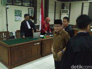 Jaksa Sebut Ada yang Ingin Saksi Kasus Taufik Kurniawan Ubah Keterangan Jaksa Sebut Ada yang Ingin Saksi Kasus Taufik Kurniawan Ubah Keterangan