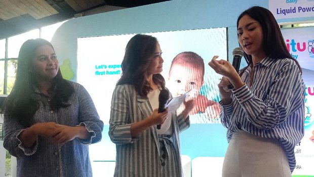 Cerita Ririn Dwi Ariyanti tentang Penggunaan Bedak Tabur Anak