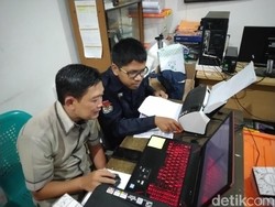 Leletnya Akses Server Pusat saat KPU Banjar Jajal Aplikasi Situng
