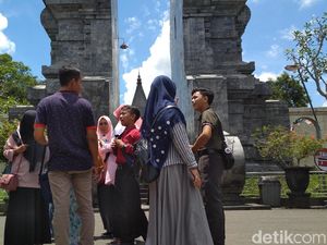 Makam Bung Karno Disterilkan Menunggu Megawati, Pengunjung Kecewa