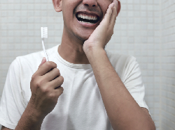 Cara Cepat dan Praktis Redakan Gigi Ngilu di Tengah Kesibukan