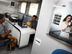 Bahagianya Masyarakat di Kepulauan NTT Bisa Nabung di Bank Terapung