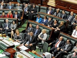 Tradisi Doa Bapa Kami Sebagai Pembuka Sesi Parlemen Victoria Diwacanakan Diubah