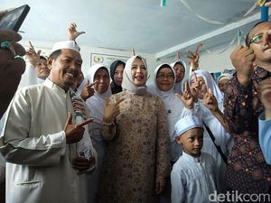 Pesan Istri Sandiaga ke Emak-emak: Datangi TPS Jangan Golput Pesan Istri Sandiaga ke Emak-emak: Datangi TPS Jangan Golput