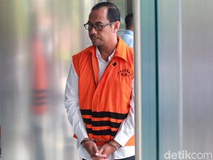 Kakanwil Kemenag Jatim Tersangka Suap Seleksi Jabatan Ajukan JC Kakanwil Kemenag Jatim Tersangka Suap Seleksi Jabatan Ajukan JC