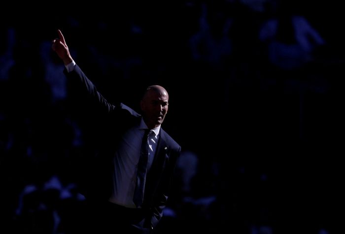 Zinedine Zidane dinilai sudah tepat kembali ke Real Madrid saat tengah musim. (Foto: Susana Vera / Reuters) Zinedine Zidane dinilai sudah tepat kembali ke Real Madrid saat tengah musim. (Foto: Susana Vera / Reuters)