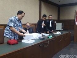 Berkas Tuntutan Idrus Marham Setebal 539 Halaman