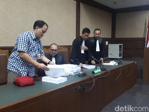 Berkas Tuntutan Idrus Marham Setebal 539 Halaman Berkas Tuntutan Idrus Marham Setebal 539 Halaman