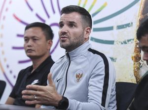 Uji Coba Tertutup Timnas Dikeluhkan Suporter, Simon McMenemy Buka Suara Uji Coba Tertutup Timnas Dikeluhkan Suporter, Simon McMenemy Buka Suara