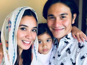 Hangat! 7 Potret Keluarga Kecil Vino Bastian dan Marsha Timothy