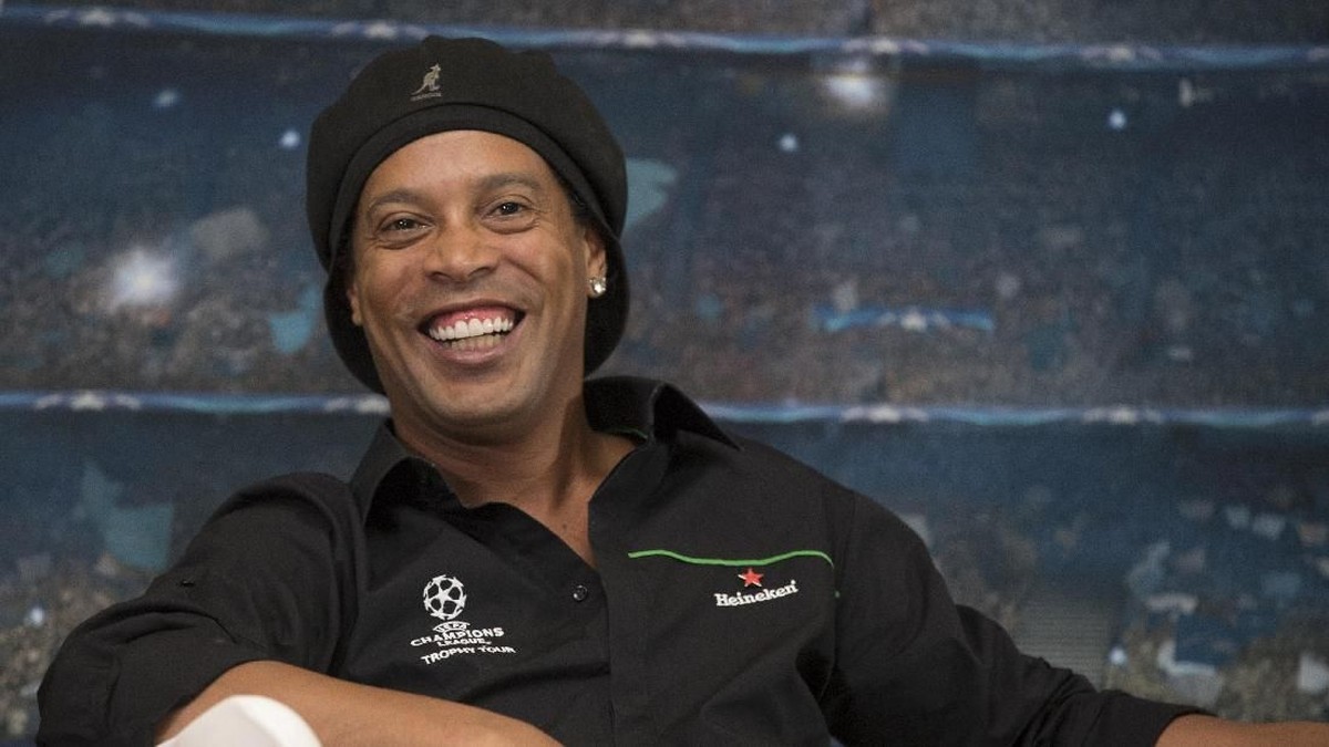 Seperti Saul, Ronaldinho dan Obi Mikel Juga Pernah PHP Fans MU. (Foto: Getty Images)
