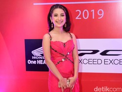 Senang Makan, Jennifer Coppen Tak Peduli Disebut Gemuk Seperti Hamil