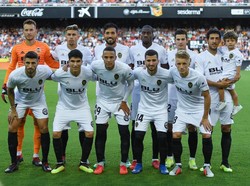 Valencia Vs Batman: Berebut Logo Kelelawar