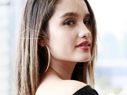 8 Tahun di Amerika, Cinta Laura Cuek Disindir Cari Uang di Indonesia