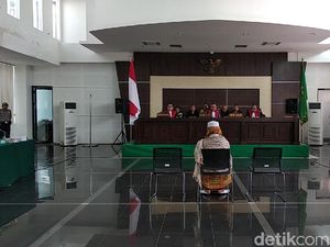 Eksepsinya Ditolak Hakim, Bahar bin Smith: Saya Terima Eksepsinya Ditolak Hakim, Bahar bin Smith: Saya Terima