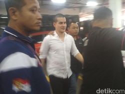 Pakai Koyo di Leher saat Persidangan, Steve Emmanuel Alami Salah Urat