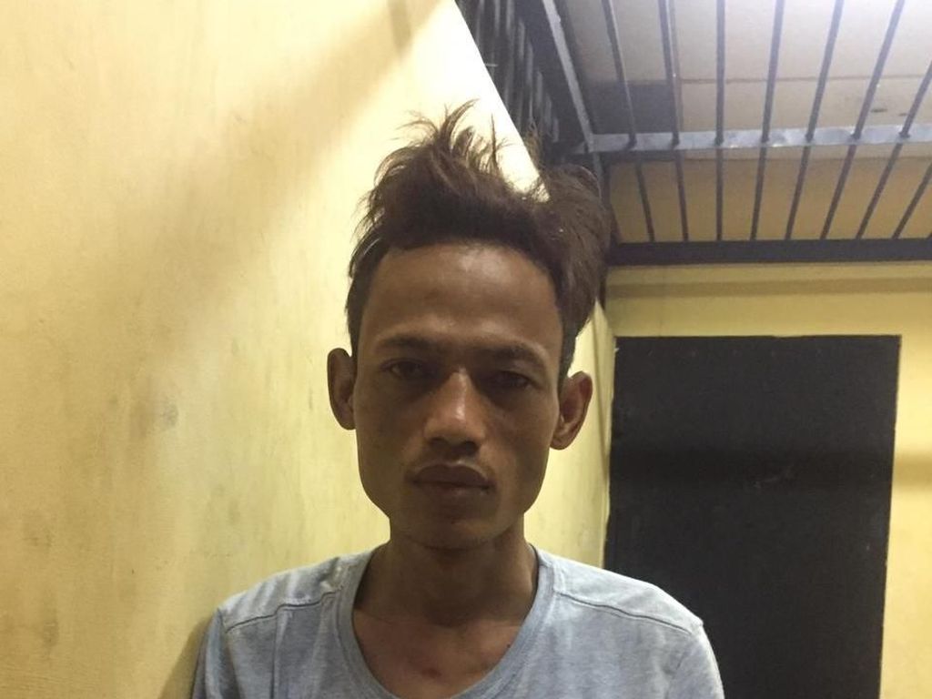 Pedagang yang Rampok Pemobil di Grogol Ngaku Baru Sekali Beraksi Pedagang yang Rampok Pemobil di Grogol Ngaku Baru Sekali Beraksi