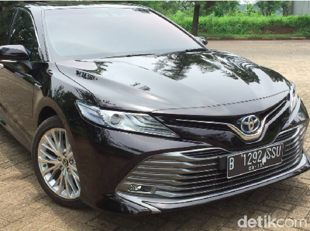 Revolusi Kemewahan Raja Sedan Toyota Revolusi Kemewahan Raja Sedan Toyota